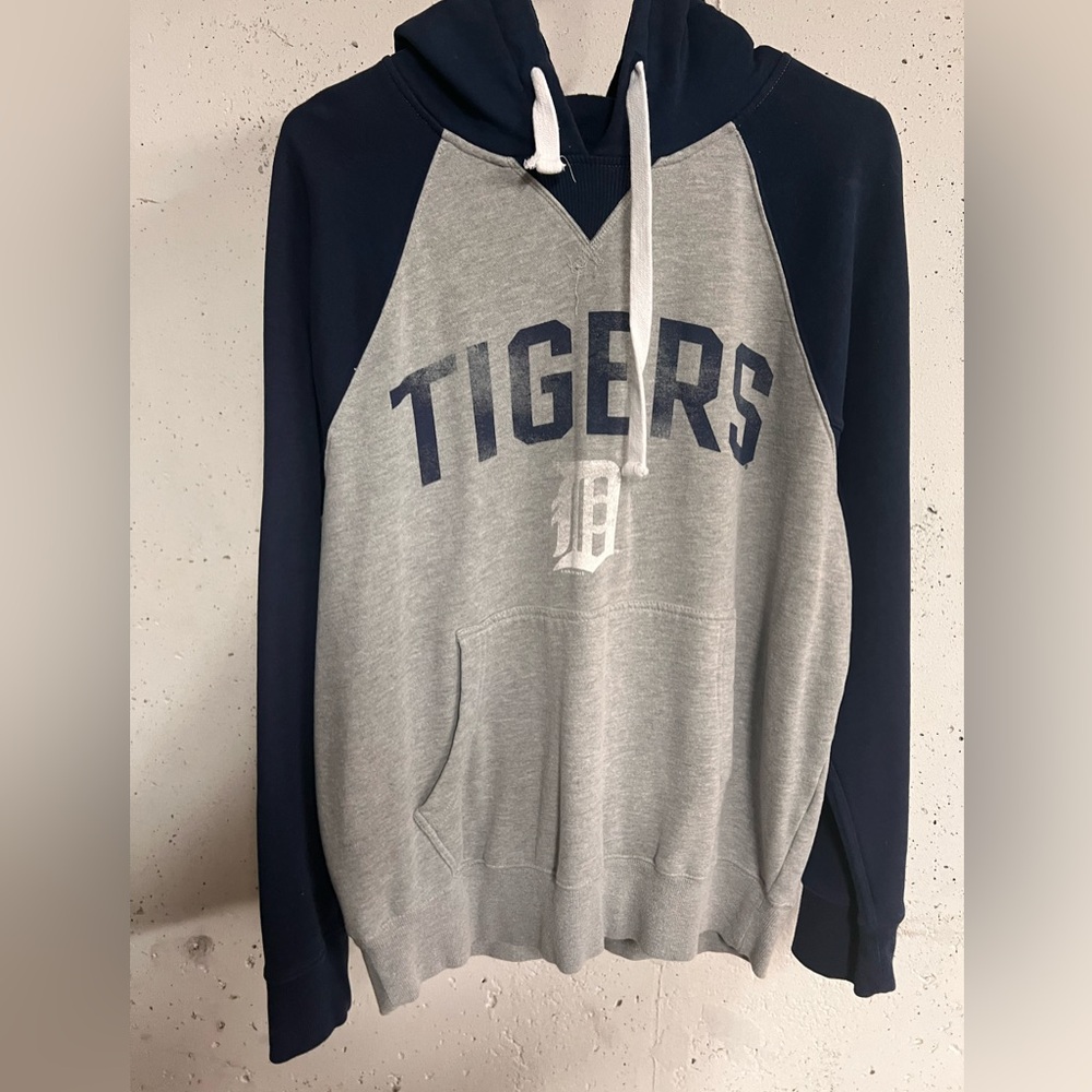 🐅⚾️🔥Detroit Tiger Hooded Sweatshirt EUC!